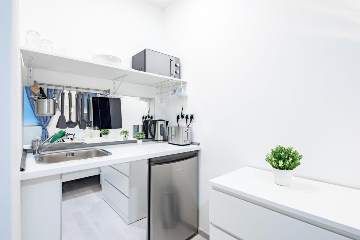 Central - New - Quiet Sleep Apartment Budapest Ngoại thất bức ảnh
